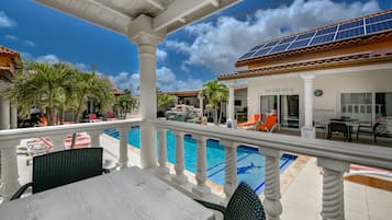 Pool side Suite with Loft (3-53) | Terrace/patio