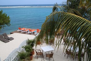 Studio Apartment, Sea View from in and outside the room, Top Floor, next to restaurant