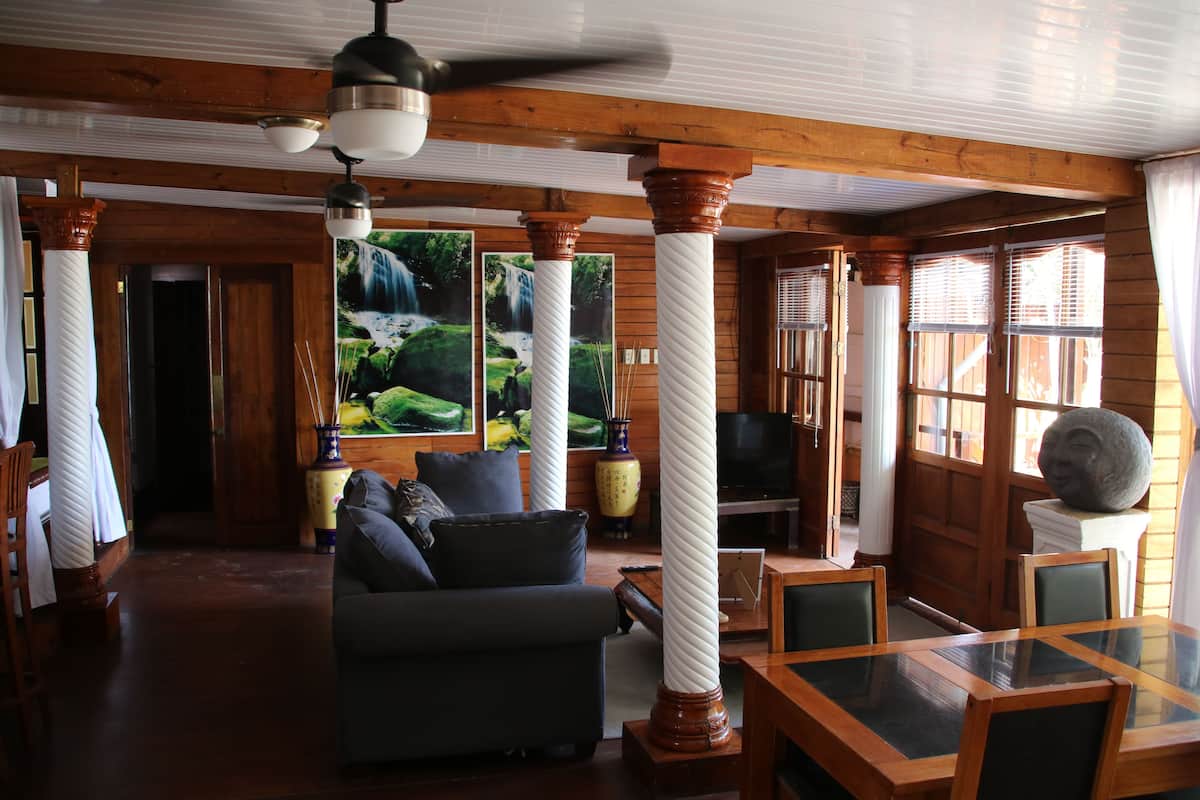 Family Suite, Sea View from in and outside the room, Top Floor | Living room | Flat-screen TV