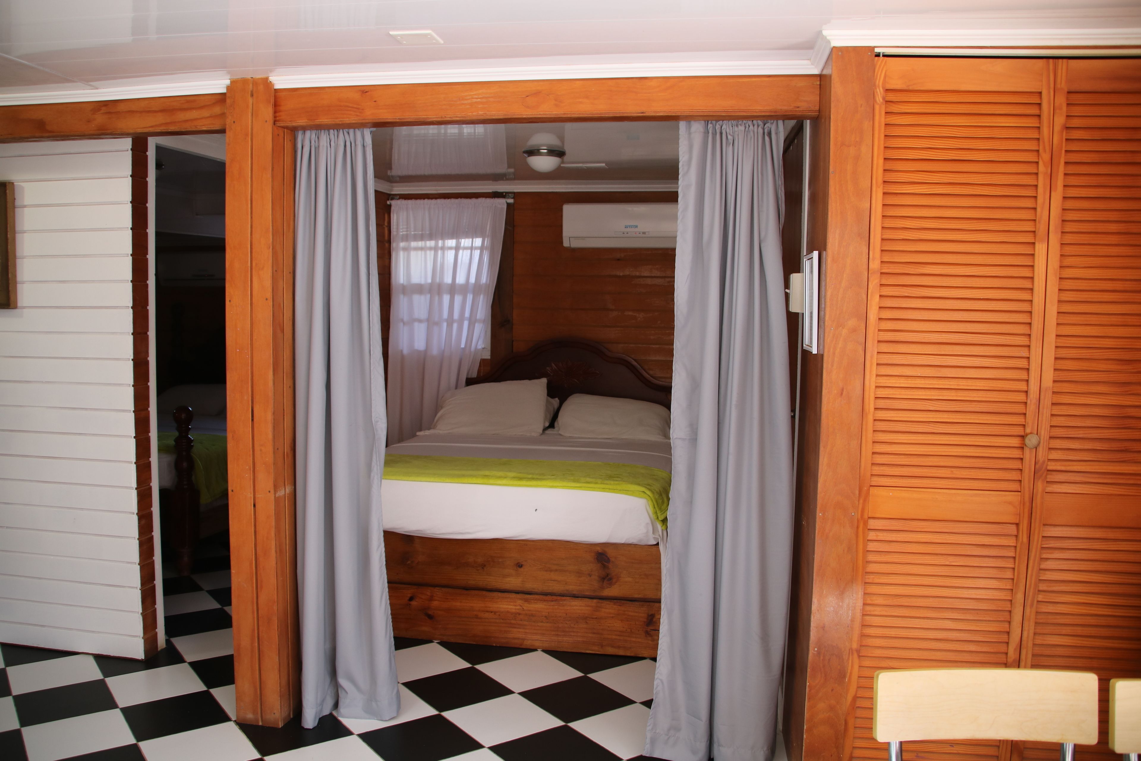 apartment, ocean view | in-room safe, bed sheets