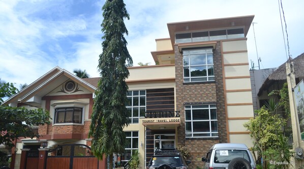 ด้านหน้าที่พัก