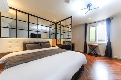 VIP Extra Large Room | Down duvets, in-room safe, individually decorated