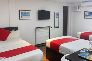 Desk, rollaway beds, free WiFi, bed sheets - OYO 124 Blue Dawn Boracay (Boracay Island)