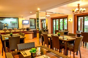 Beach views  - White House Beach Resort (Boracay Island)