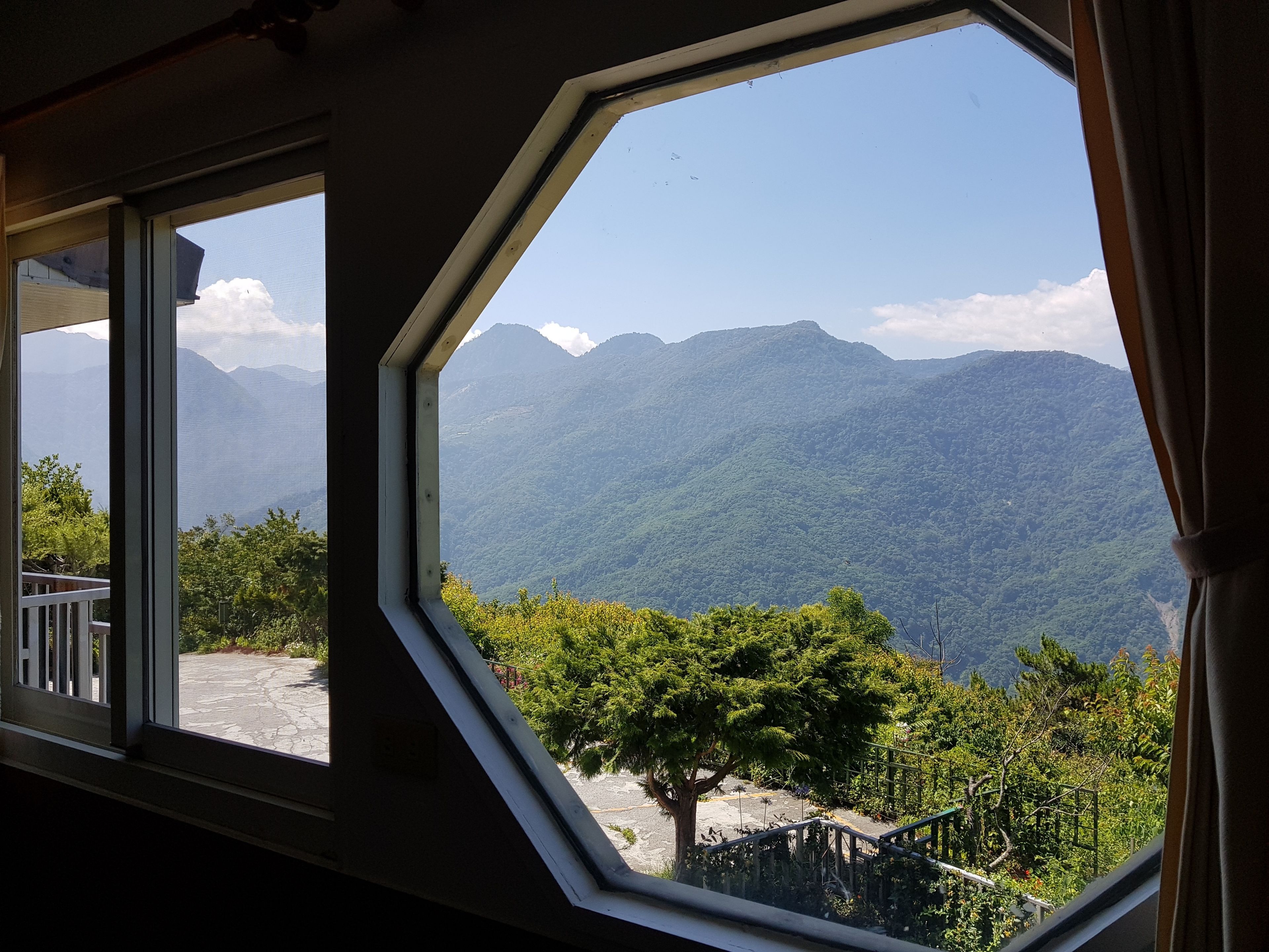 Chambre Double, vue montagne