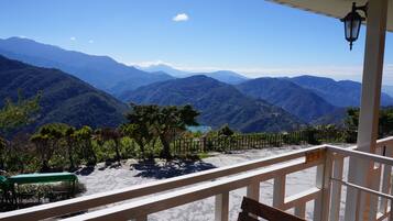 Double Room, Mountain View | Blackout drapes, free WiFi, bed sheets