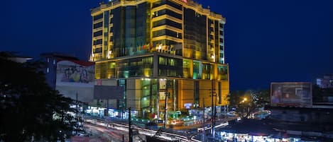 Façade de lâhĂ©bergement - soirĂ©e/nuit