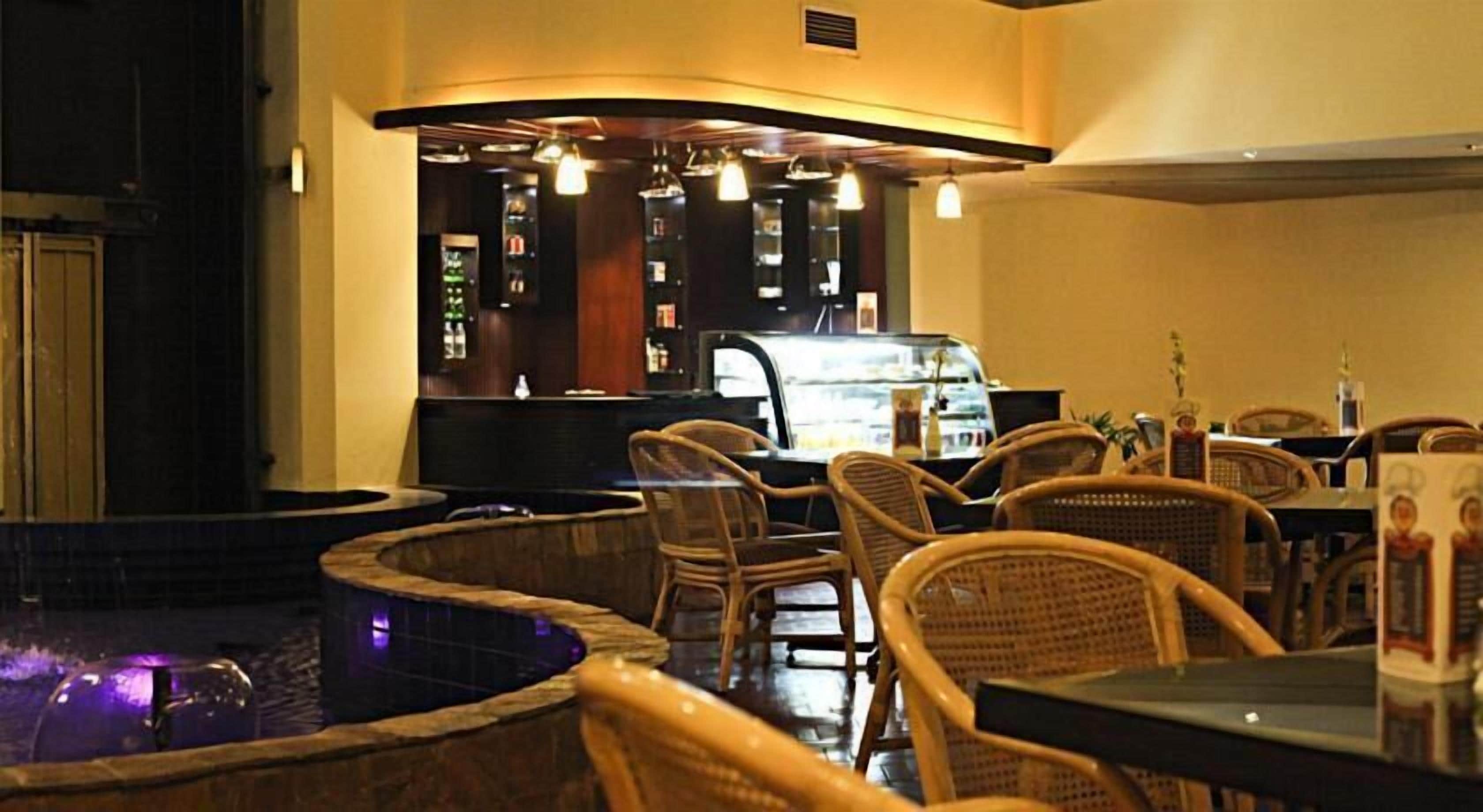 3 間餐廳；多國菜