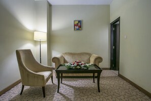 Premium bedding, free minibar items, in-room safe, desk - Rose View Hotel (Sylhet)