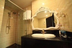 Room, River View (VIP) | Bathroom - Bezel Hotel (Da Nang)