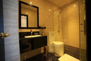 تجهيزات دش، مستلزمات مجانية للعناية الشخصية، مناشف