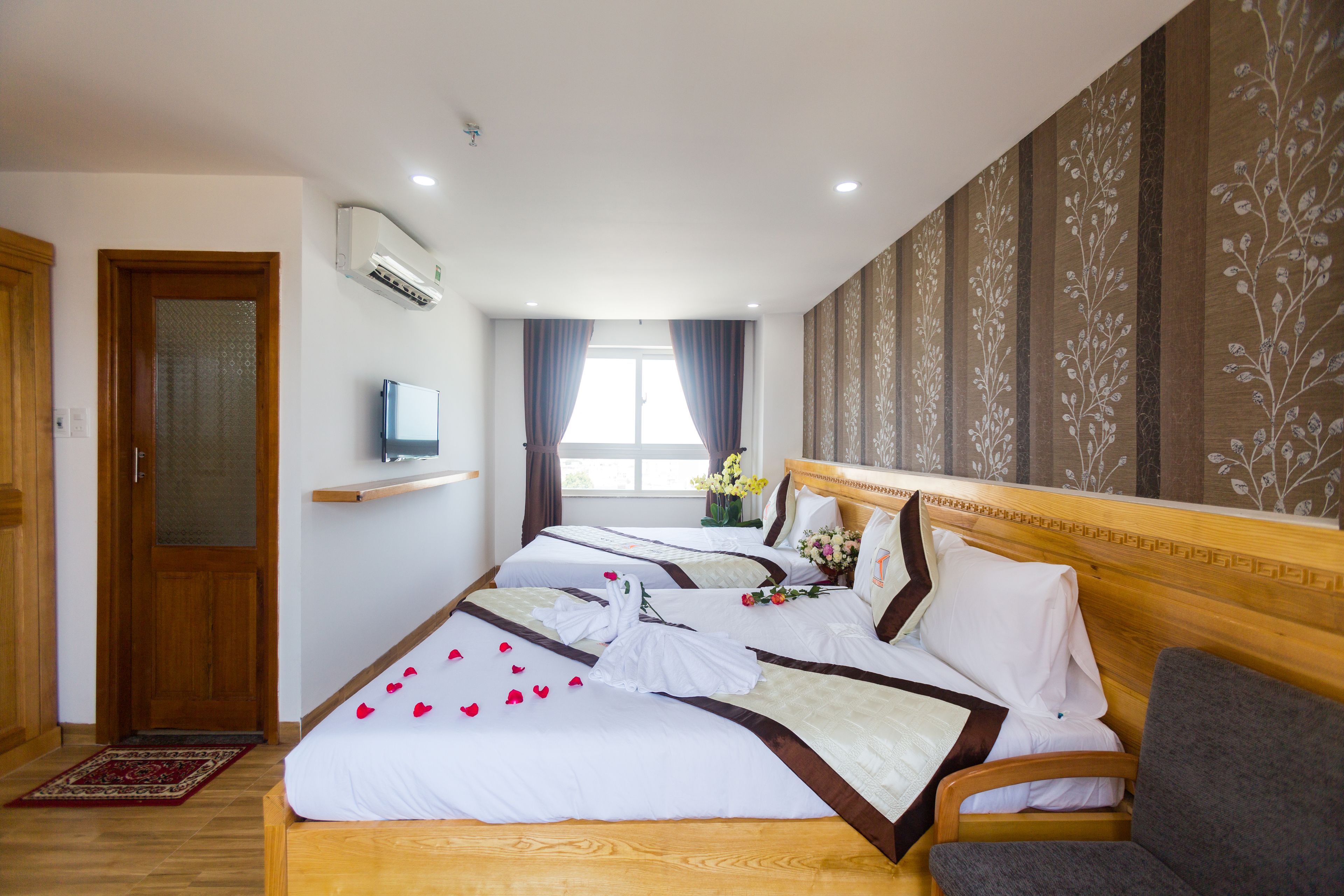 Minibar, skrivebord, lydisolert og wi-fi (inkludert)