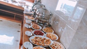 Free daily buffet breakfast - Quoc Thien Hotel (Da Nang)