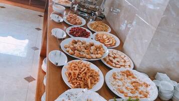 Petit déjeuner buffet compris tous les jours