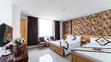 Family Room | 1 bedroom, minibar, desk, soundproofing
