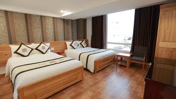 Minibar, desk, soundproofing, free WiFi