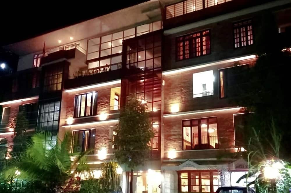 Maya Inn