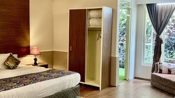 Superior Room, 1 King Bed with Sofa bed, Balcony, Valley View | Premium bedding, down duvets, desk, laptop workspace