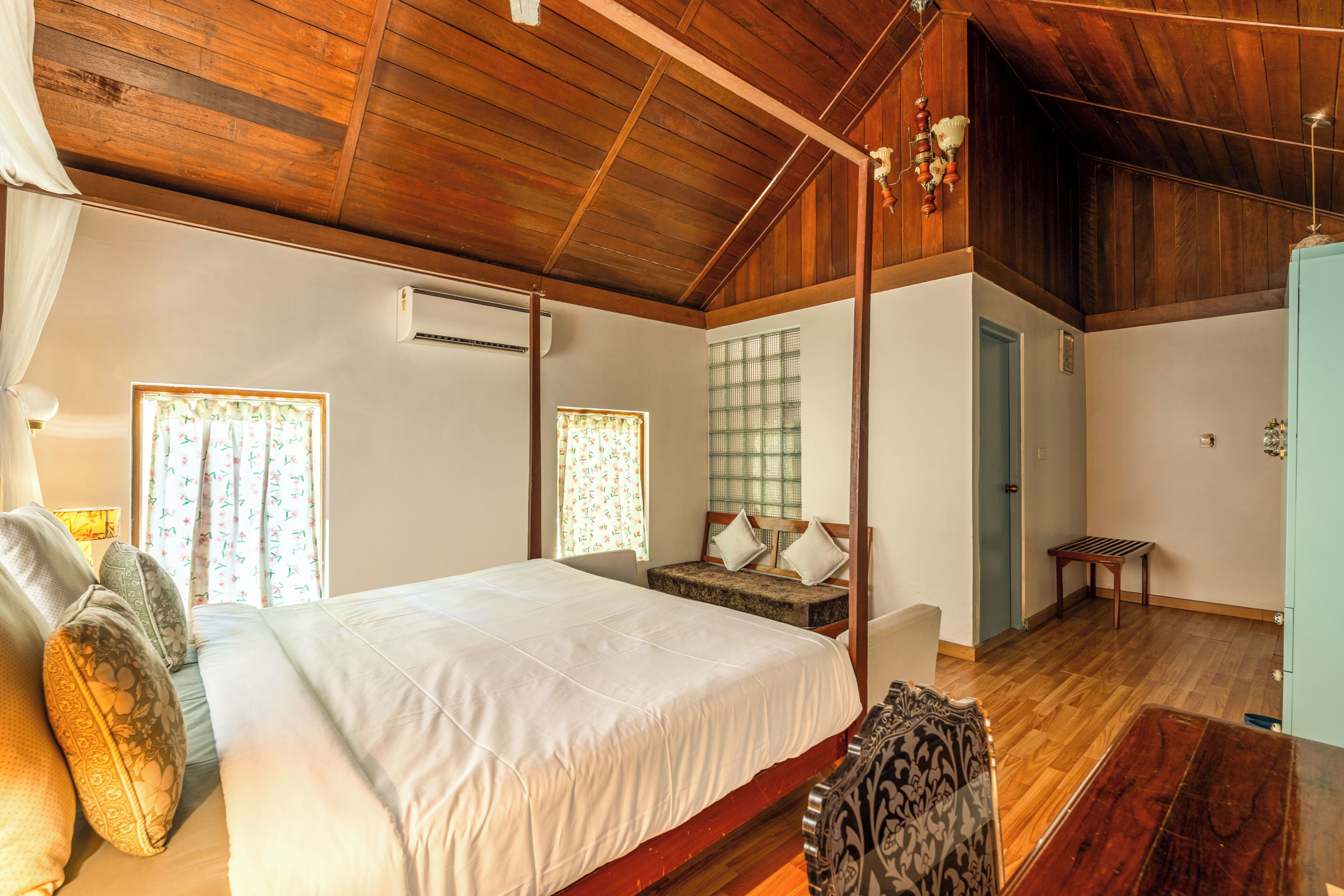 Two Bedroom Bungalow with Plunge Pool | Seprai katun Mesir, seprai premium, dan selimut bulu angsa