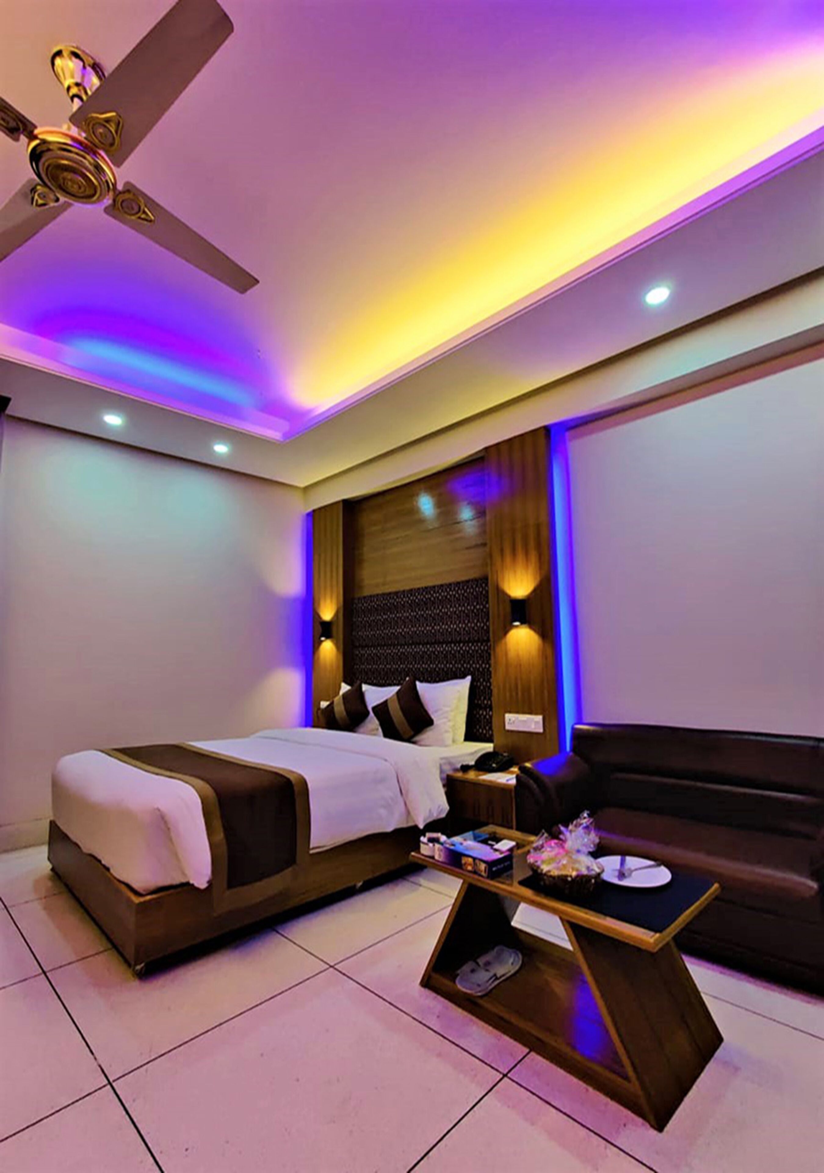 Chambre Double Premium, 1 grand lit, vue ville | Minibar, coffres-forts dans les chambres, bureau