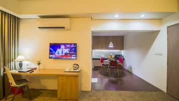 Minibar, in-room safe, desk, laptop workspace