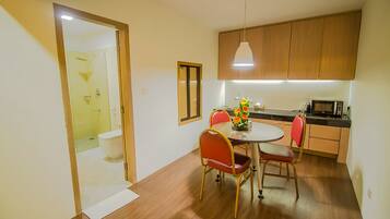 Premium Double Room, 1 Queen Bed, City View | Private kitchen