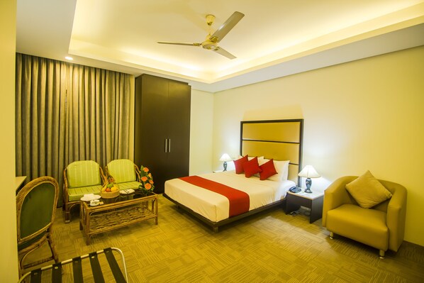 Minibar, in-room safe, desk, laptop workspace - Asia Pacific Hotel (Dhaka)