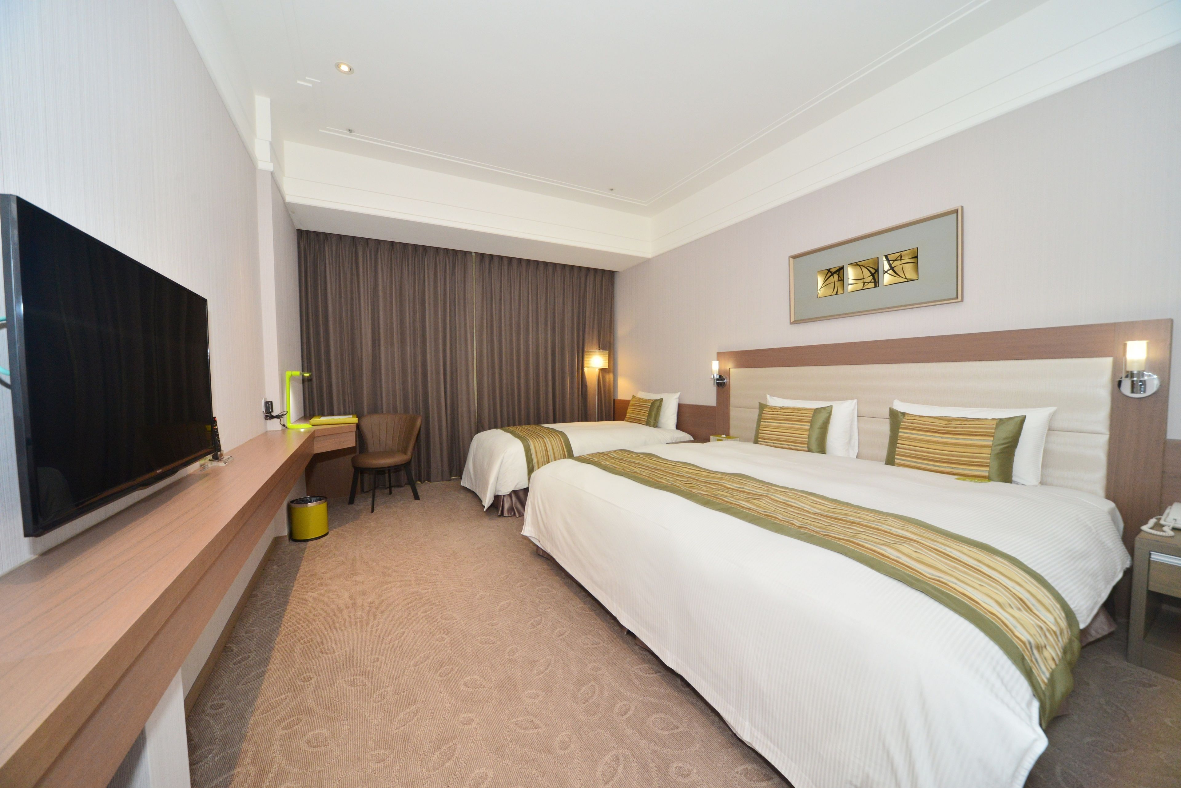 basic triple room, 1 bedroom, no windows | premium bedding, in-room safe, desk, laptop workspace