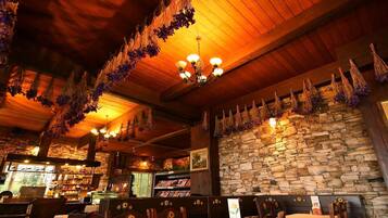 Lunch and dinner served, French cuisine