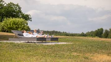 Un sauna, baño turco, tratamientos corporales, hidroterapia