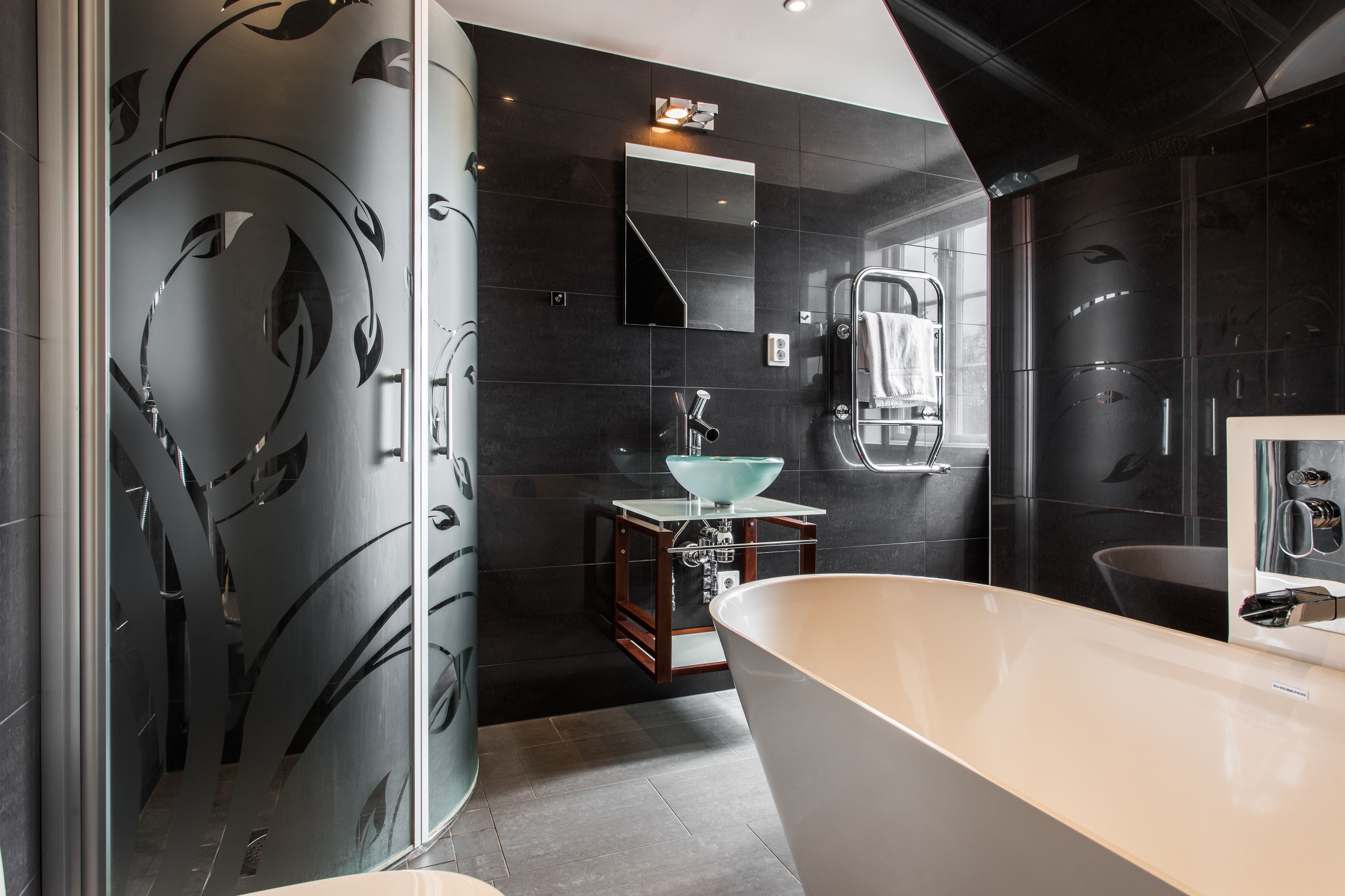 deluxe double room (timotej, 27 sq.m) | bathroom | shower, free toiletries, hair dryer, bathrobes