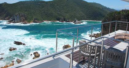 Head over Hills Luxury Retreat