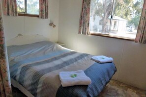 Cots/infant beds, free WiFi - Horsham Riverside Caravan Park (Horsham)