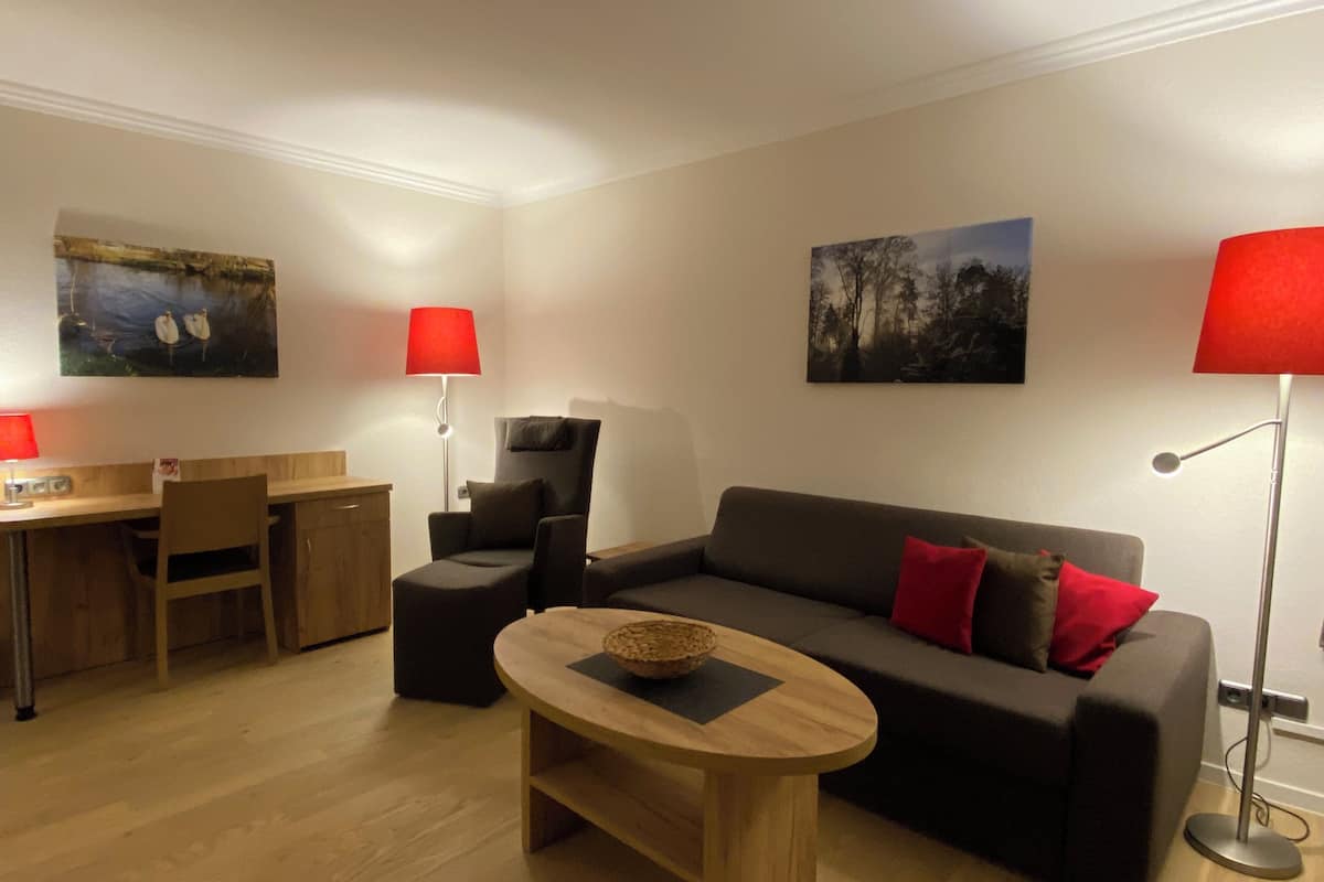 comfort suite, non smoking, garden view | 1 bedroom, hypo-allergenic bedding, minibar, in-room safe