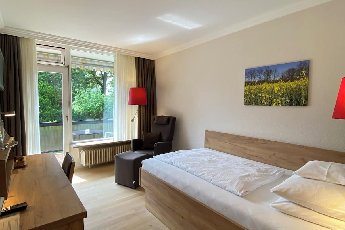 twin room | 1 bedroom, hypo-allergenic bedding, minibar, in-room safe