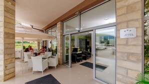 Bar (on property) - Hotel Novi (Igalo)
