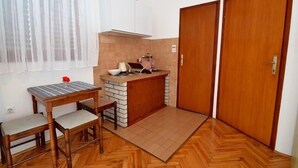 Standard Studio, Kitchen, City View (Teracce - for 3 persons) | In-room dining - Ksenija Apartments (Budva)