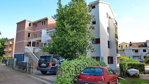 Free self parking - Ksenija Apartments (Budva)