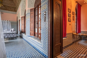 SuĂte panorĂąmica, 2 camas de casal, vista para a cidade | 1 quarto, roupas de cama premium, frigobar, cofres nos quartos