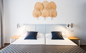 Cortinas blackout, tabla de planchar con plancha y cunas gratuitas 