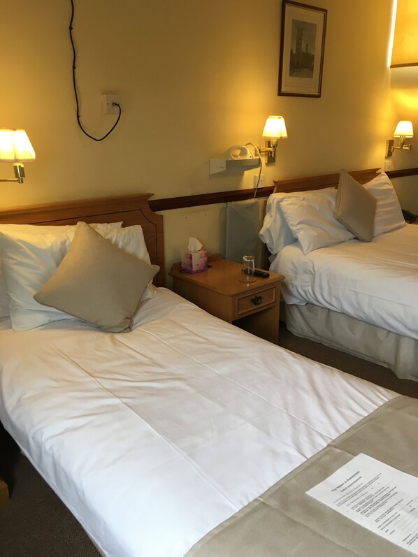 Suite, en-suite badkamer (second floor)