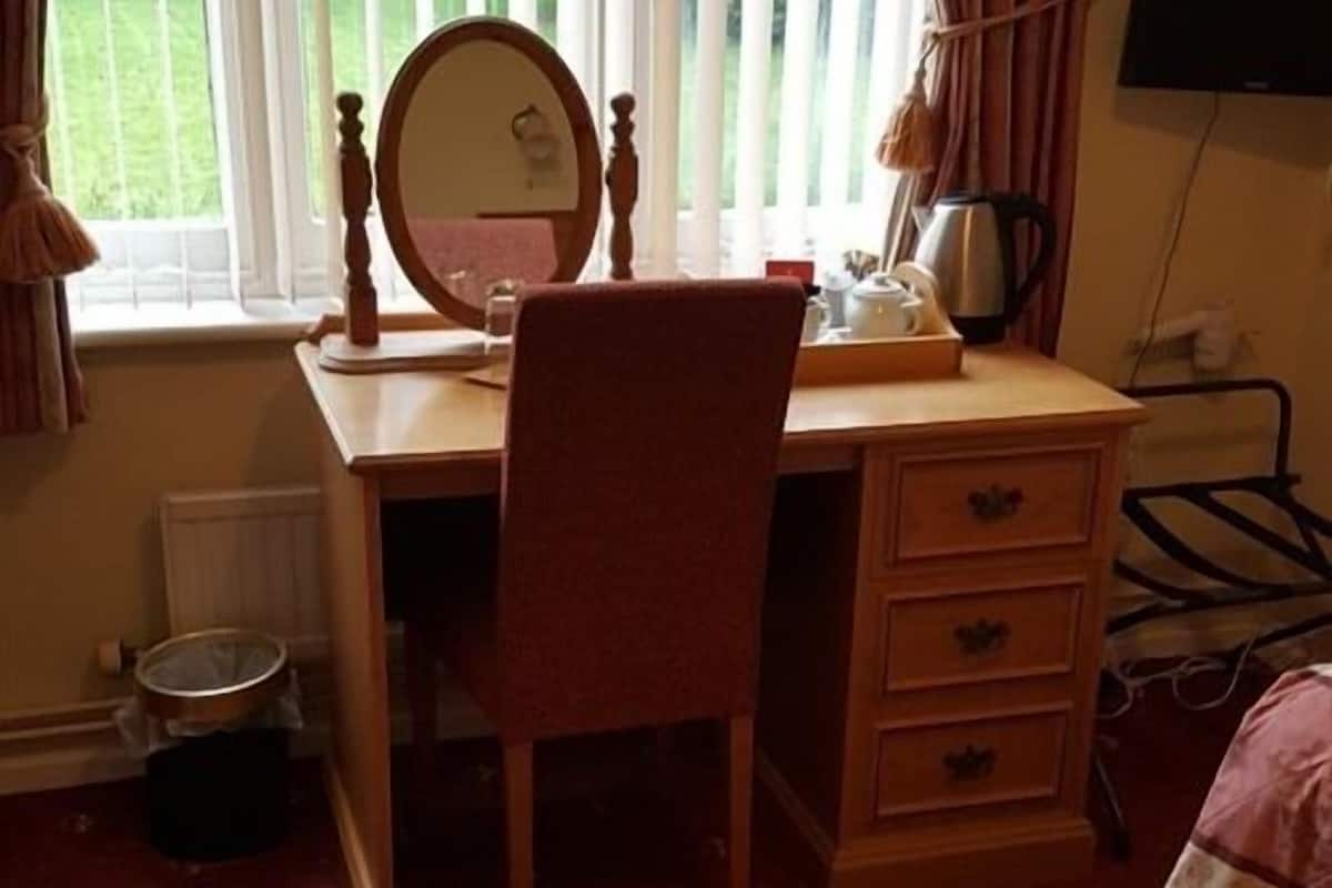 Superior Single Room, Ensuite (Room 10 )