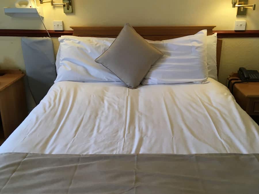 Suite, eget bad (second floor)