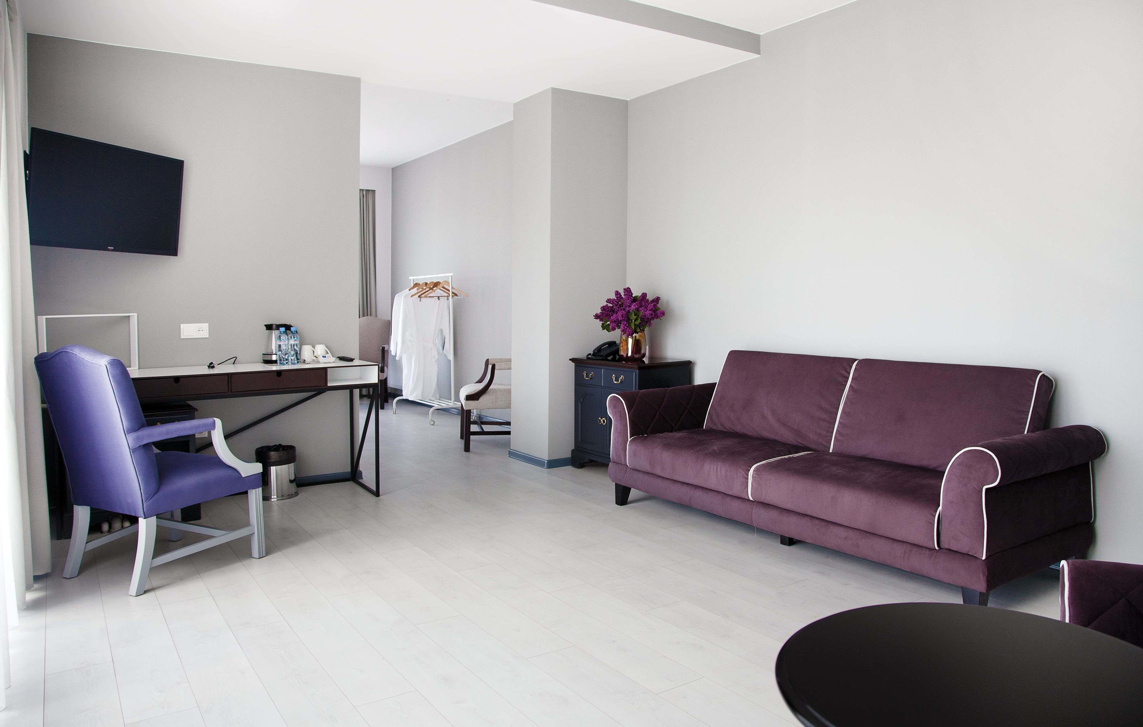 suite, terrace | in-room safe, desk, soundproofing, iron/ironing board