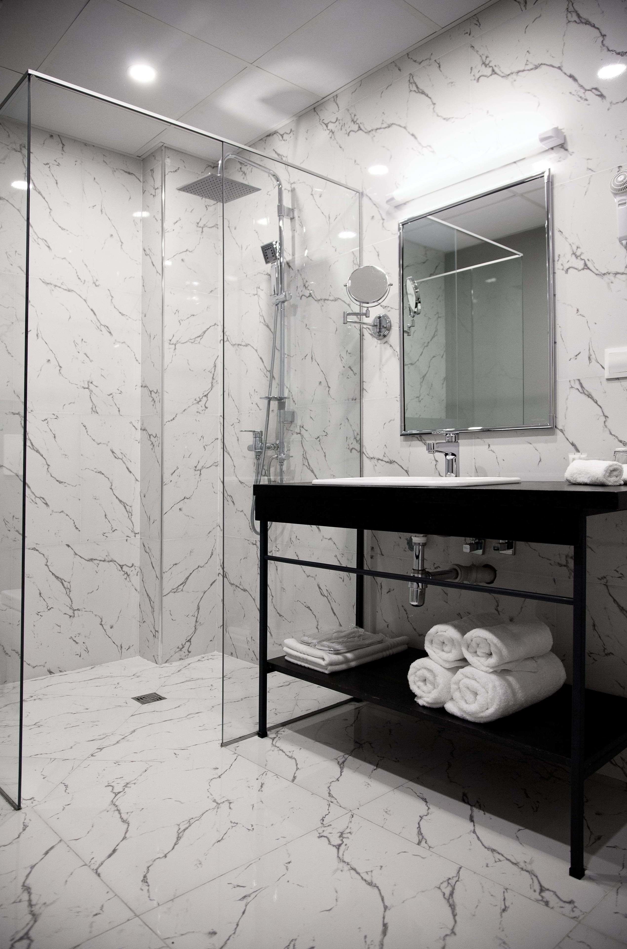 shower, free toiletries, dressing gowns, slippers