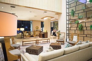 Coin salon dans le hall