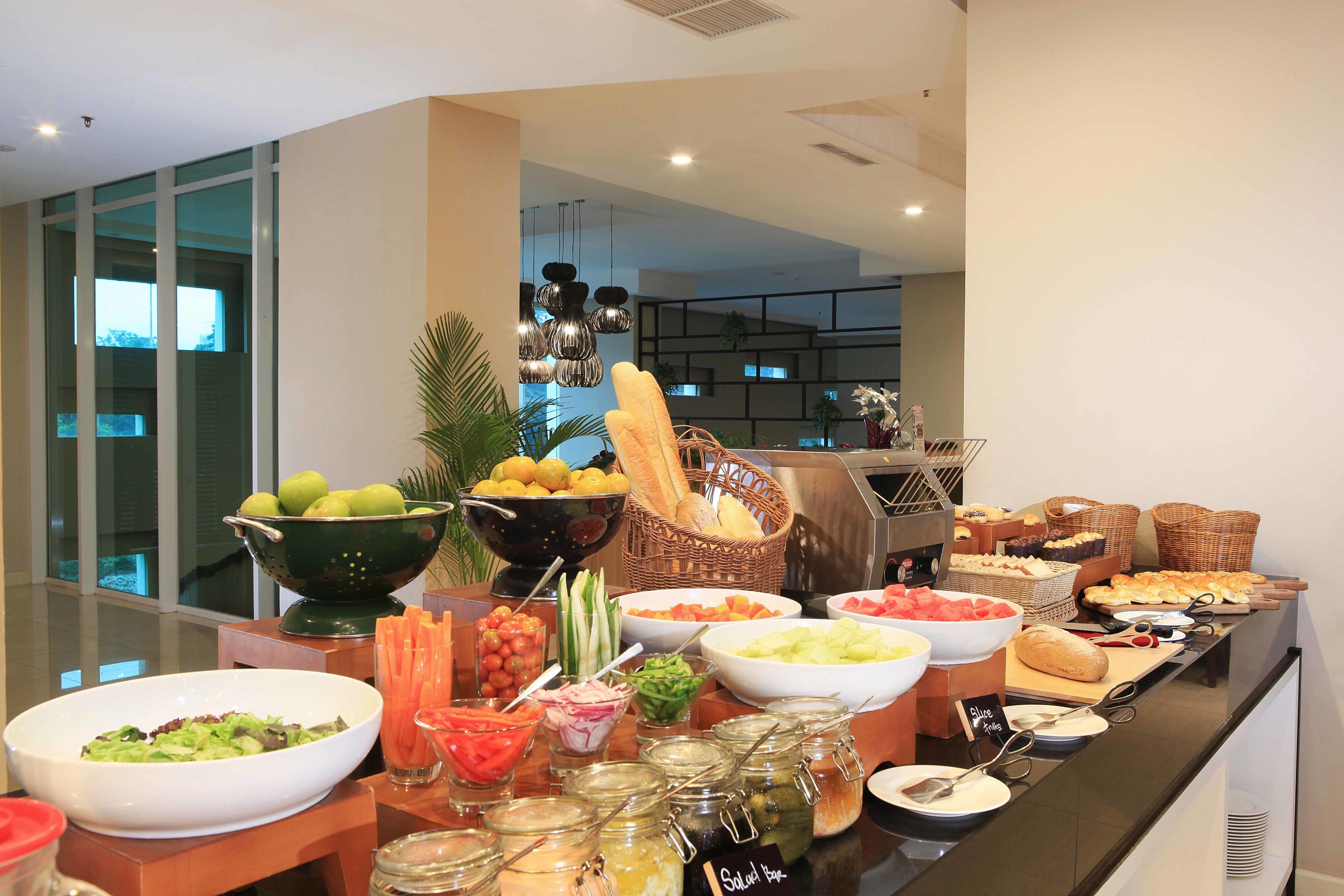 daily buffet breakfast for a fee