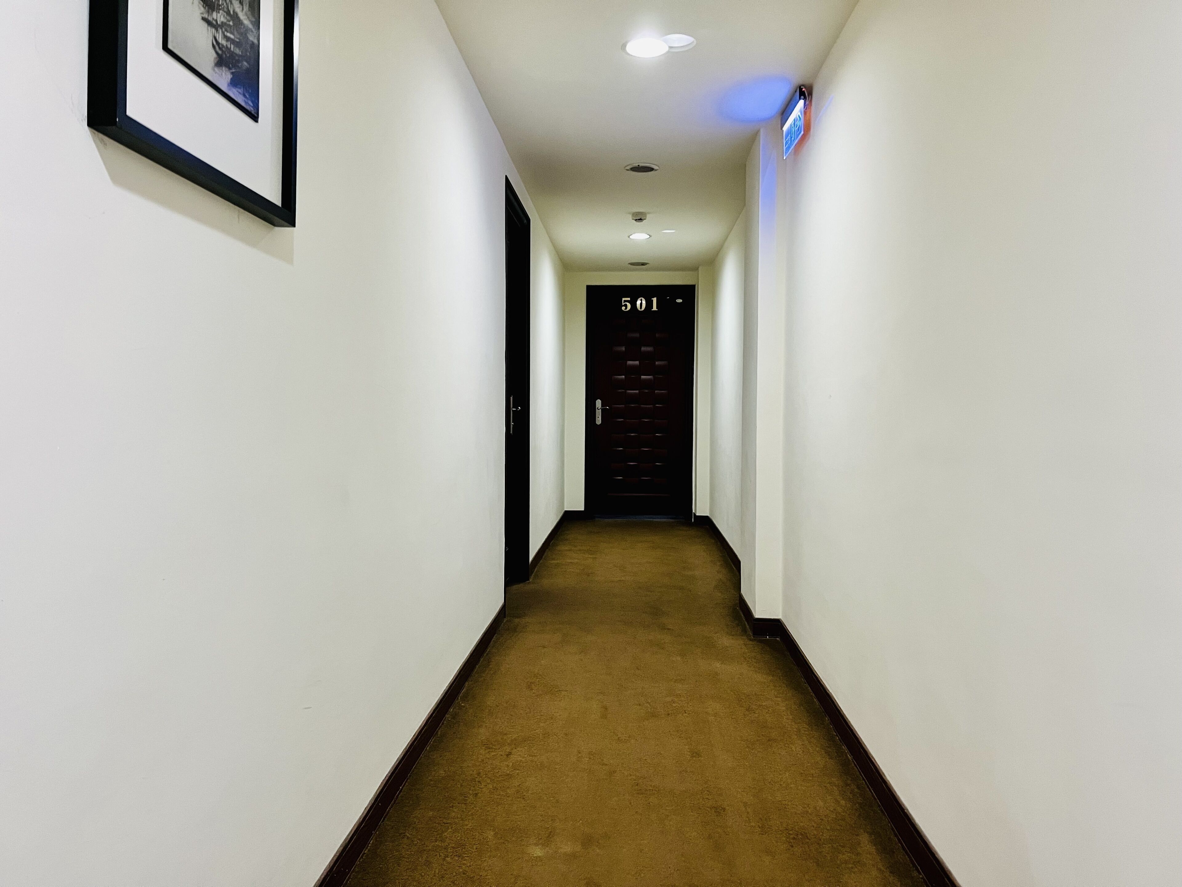 Minibar, desk, free WiFi, bed sheets