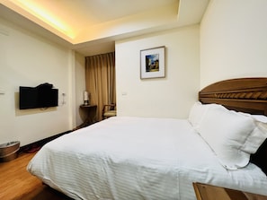 Classic Double Room | Minibar, desk, free WiFi, bed sheets - Mucha Hotel (Yilan)