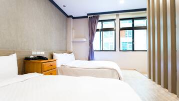 Classic Quadruple Room | Bathroom